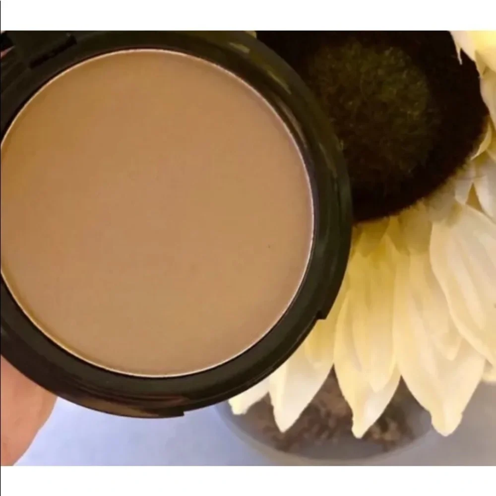 Aesthetica Sunset Bronzer for‎ the perfect beach glow,bronzing and contouring